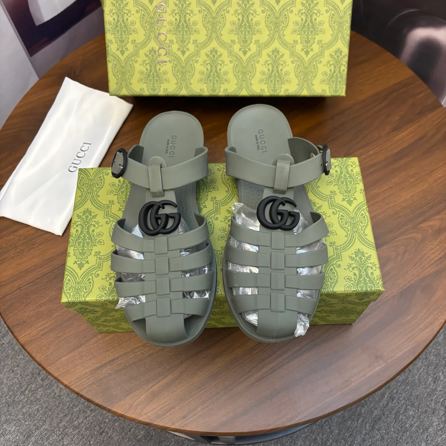 Men's shoes 260💰 [Gucci] Counter quality, top-quality original goods, real photos! Original TPU material, fine workmanship, comfortable; genuine 1:1 replica Size: 38 ~ 46